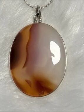 Necklace VTG Montana Carnelian Agate 2.5” H 1.5” W- sterling silver 18”chain